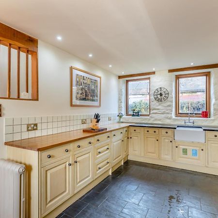 Pandy Farmhouse - Panoramic Mountain Views Within Snowdonia'S National Park - 4X4 Recommended Dolgellau Exterior photo